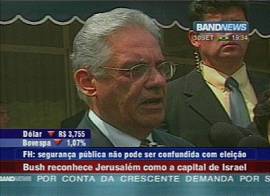 Presidente Fernando Henrique Cardoso nota que podem existir razes polticas por trs (Captura de tela: TV Band News, 30/9/2002, 19h34)