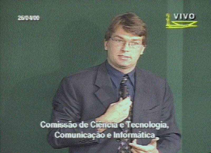 Presidente da Nokia apresenta seu posicionamento - imagem da TV Câmara - 26/4/2000