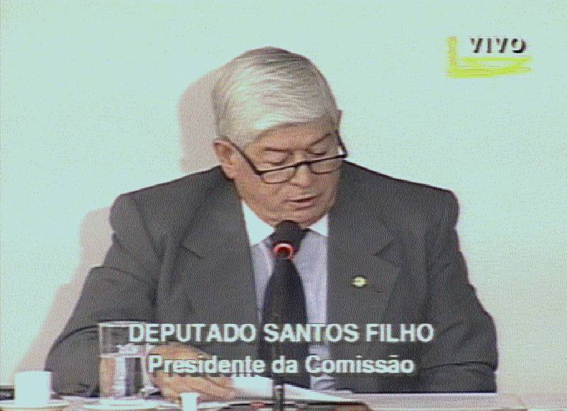 A comissão é presisdida pelo deputado Santos Filho - imagem da TV Câmara - 26/4/2000