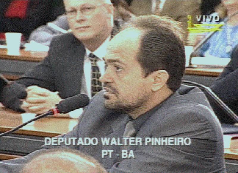 Deputado petista cita a Banda D de Dependência...- imagem da TV Câmara - 26/4/2000