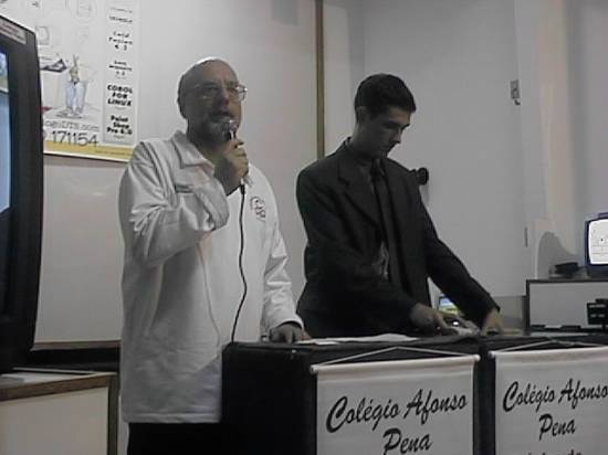 O diretor do Afonso Pena, Cláudio de Carvalho, fez a apresentação do palestrante