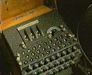Máquina de criptografia alemã Enigma