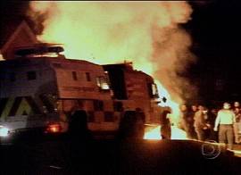 Conflitos na Irlanda do Norte: interveno armada (Imagem: Rede Globo de Televiso, 6/9/2001