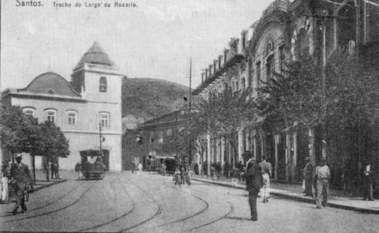 Bondes circulando pelo Largo do Rosrio, atual Praa Rui Barbosa, na Santos de 1909