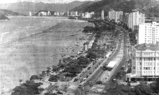 BRAZIL ~ 1950's SANTOS ~ Praia Gonzaga ~ BEACH ~ Real Photo PC RPPC