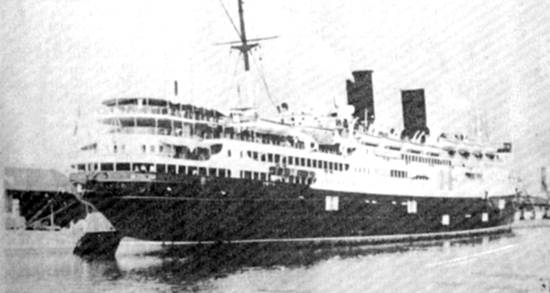 Rara foto do 'Conte Grande' atracado no porto de Santos, em 1941